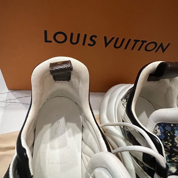 Louis Vuitton Women Archlight Trainer - Picture 4 of 11